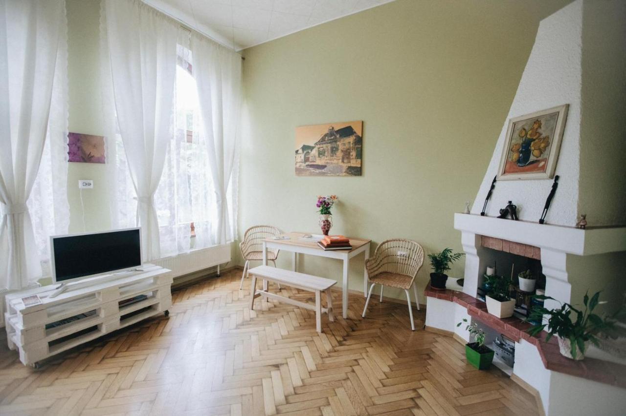 Love Nest Брашов Екстер'єр фото