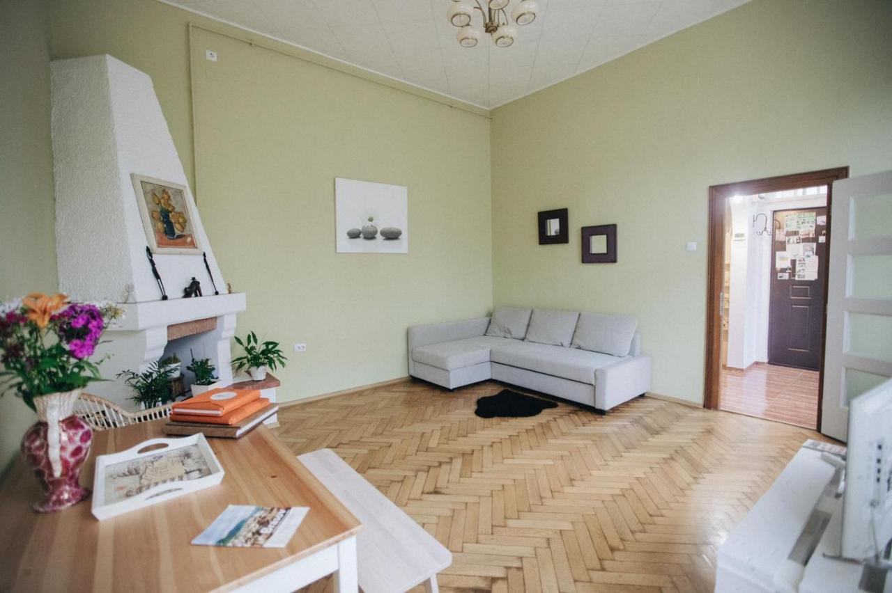 Love Nest Брашов Екстер'єр фото